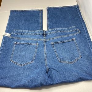 Old Navy Wide Leg Denim Blue Jeans Five Pocket Construction Mid Rise Size 18
